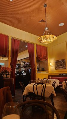 La Petite Grocery by null