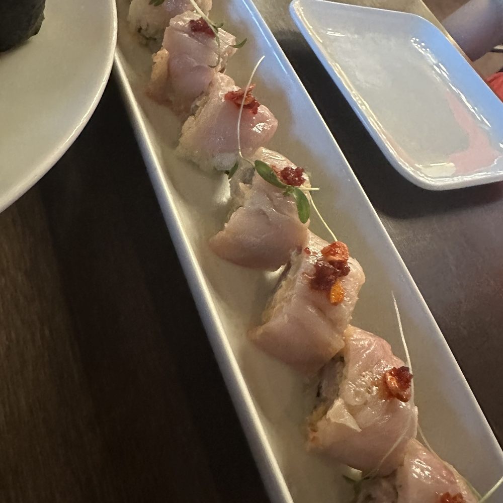 Edoko Omakase - Hamachi roll - Sushi Bars Near Me - Irving, Texas Edoko Omakase - Hamachi roll - Sushi Bars Near Me - Irving, Texas