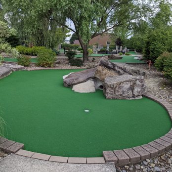 Chip's Clubhouse - Mini Golf Near Me - Chardon, Ohio