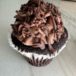Hey Honey Cakery - Chocolate cupcake