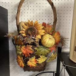 Barnes Town & Country Flea Market - Lots of great finds