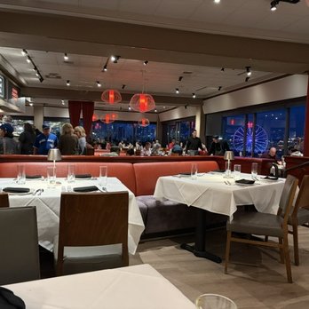 Cutters Crabhouse - Dated interior. - Seafood Near Me - Seattle, Washington