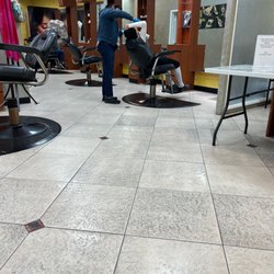 Eyebrow Image Beauty Salon - Eyebrow threading in progress