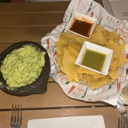 La Doña Restaurante Mexicano - Guac