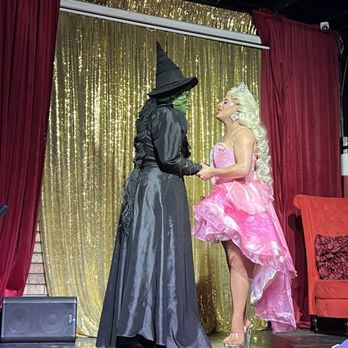 Hamburger Mary's - Elphaba and Glenda from Wicked - American Near Me - Ontario, California