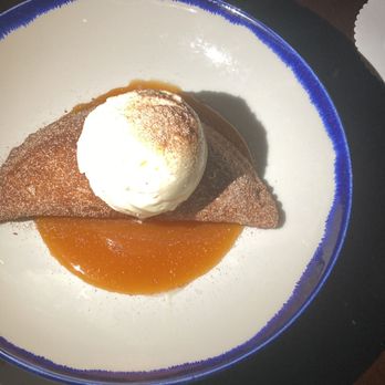 Bosscat Kitchen & Libations - Warm apple pie - New American Near Me - Houston, Texas