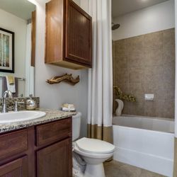 Orion McKinney Apartments - Bathroom with Luxurious Garden Tub