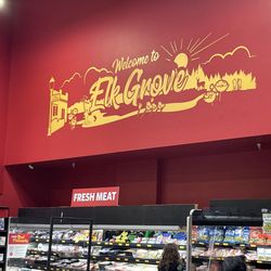 Grocery Outlet - Inside