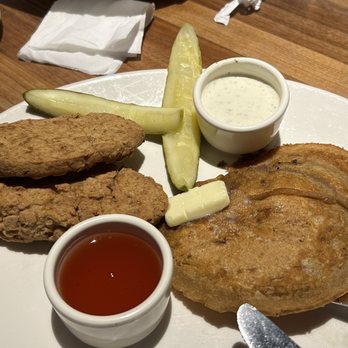 Yard House - New American Near Me - Sacramento, California