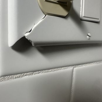 Heron House Court - Broken light switch - Hotels Near Me - Key West, Florida