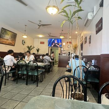 Pho Tri Vietnamese Restaurant - Nice dining area - Vietnamese Near Me - Honolulu, Hawaii Pho Tri Vietnamese Restaurant - Nice dining area - Vietnamese Near Me - Honolulu, Hawaii