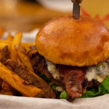 Bastion Brewing - Bacon guacamole burger - Breweries Near Me - Anacortes, Washington