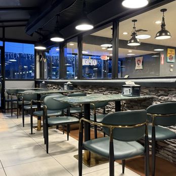 Jay Bhavani Vadapav - Juice Bars & Smoothies Near Me - Edison, New Jersey