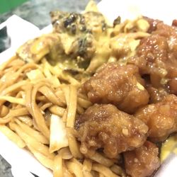 Stir Fry 88 - So fresh~Lo Mein, Sesame Chicken, juicy Honey Mustard Chicken