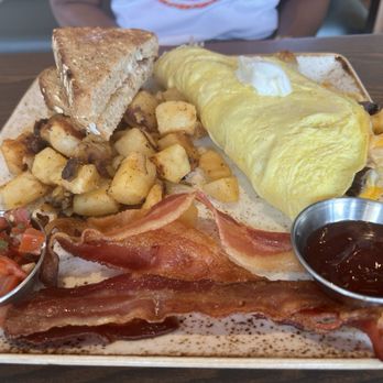 First Watch - Egg omelet - Breakfast & Brunch Near Me - Jacksonville, Florida