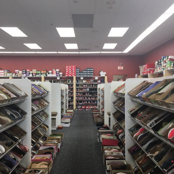 Shoe Market Outlet - Shoe Stores Near Me - Hingham, Massachusetts