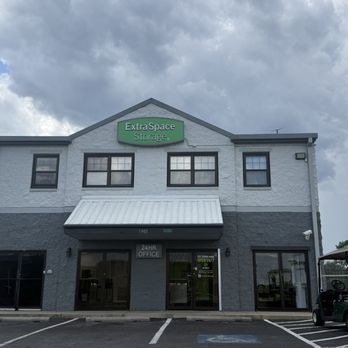 Extra Space Storage - Self Storage Near Me - Capitol Heights, Maryland