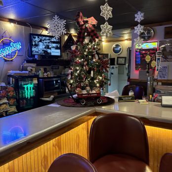 Marlenes Corner Bar And Grill - Bars Near Me - Connellsville, Pennsylvania