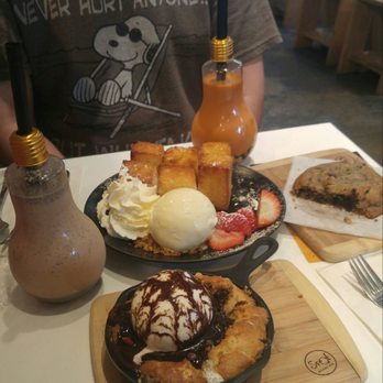 Spot Dessert Bar - Golden Toast, Cookie Camp, Oreo Chocolate Cookie, Thai Milk Bubble Tea and Oreo Milk Tea (no Bubbles) (Tea in souvenir glasses). - Desserts Near Me - Flushing, New York Spot Dessert Bar - Golden Toast, Cookie Camp, Oreo Chocolate Cookie, Thai Milk Bubble Tea and Oreo Milk Tea (no Bubbles) (Tea in souvenir glasses). - Desserts Near Me - Flushing, New York