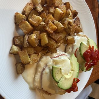 Drumheller's Food & Drink - Riverbend Avocado Benedict. - New American Near Me - Richland, Washington