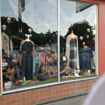 1. River Queen Clothing
