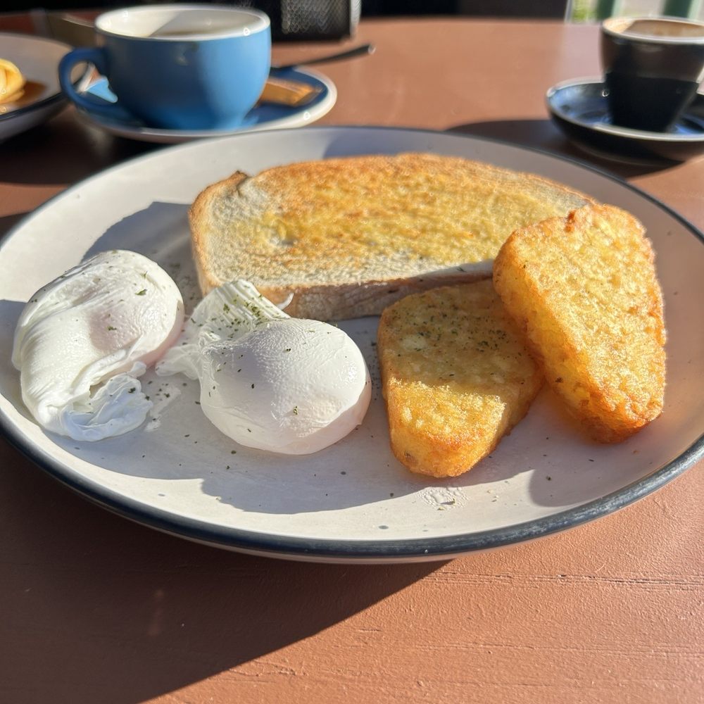 Cafe Diversity - Eggs on toast - Cafes Near Me - Redcliffe, QLD