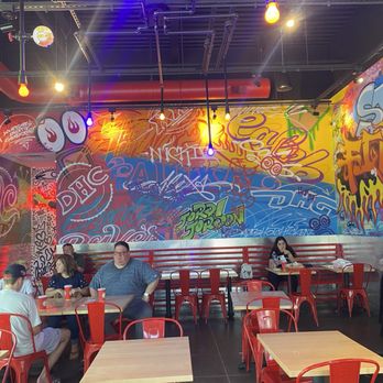 Dave's Hot Chicken - Chicken Shop Near Me - Charlotte, North Carolina