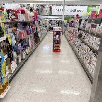 Walgreens - Note the clean aisles and well-organized shelves. Store has a solidly good appearance. - Drugstores Near Me - Jacksonville, Florida Walgreens - Note the clean aisles and well-organized shelves. Store has a solidly good appearance. - Drugstores Near Me - Jacksonville, Florida