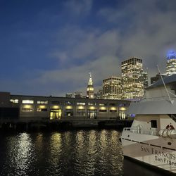 City Cruises San Francisco - Hornblower docking