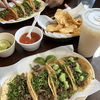 Taqueria El Tio - carne asada tacos, chorizo taco, al pastor taco, horchata - Mexican Near Me - Aurora, Illinois