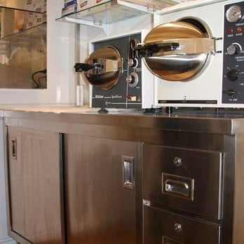 Slick Styled Steel - sterilization room - Piercing Near Me - Montreal, Quebec Slick Styled Steel - sterilization room - Piercing Near Me - Montreal, Quebec