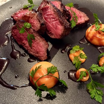 Moncœur Belleville - Pavé de rumsteak, sauce Angus, purée de patates douces #etiennedaviau - Bars Near Me - Paris, 75
