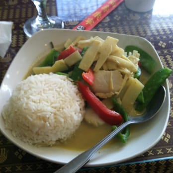 Siam Orchid - Green curry with scallops- lunch portion - Thai Near Me - Bar Harbor, Maine Siam Orchid - Green curry with scallops- lunch portion - Thai Near Me - Bar Harbor, Maine