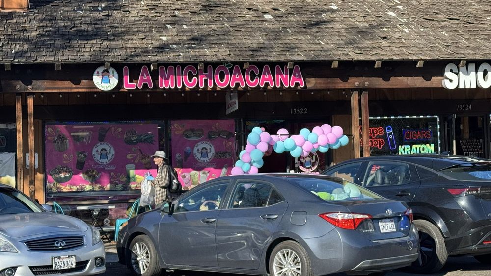 La Michoacana Logo