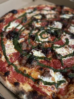 Lucky's Pizza by null