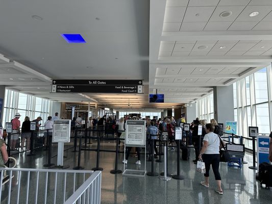 McGhee Tyson Airport by null