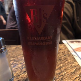 BJ's Restaurant & Brewhouse - Jeremiah Red - Pizza Near Me - Brea, California