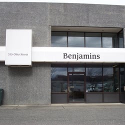 Benjamins Salon - Benjamin's storefront