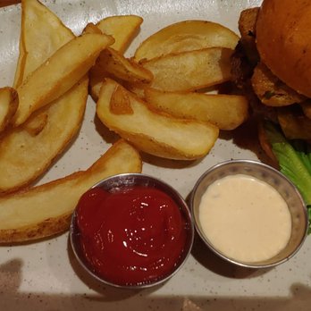 Ashling Kitchen and Bar - Burger - New American Near Me - Crofton, Maryland