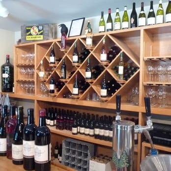 Beauregard Vineyards - the tasting room bar - Wineries Near Me - Bonny Doon, California