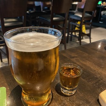 Yard House - Golden Pale Ale & Maker's Mark Whiskey - New American Near Me - San Jose, California Yard House - Golden Pale Ale & Maker's Mark Whiskey - New American Near Me - San Jose, California