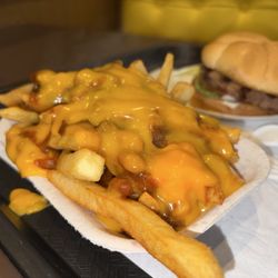 Olneyville New York System Cranston - Chili cheese fries