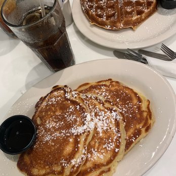 Briarpatch Restaurant - Buttermilk Pancakes - American Near Me - Winter Park, Florida