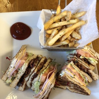 5th Season Diner and Lounge - Coffee & Tea Near Me - Bradenton, Florida