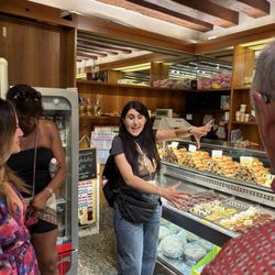 Savor Italy Tours - Tour Guide in a bakery
