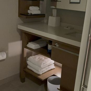 Delta Hotels Seattle Everett - Bathroom - Hotels Near Me - Everett, Washington