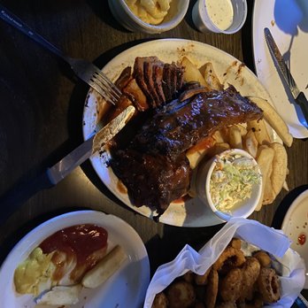 Rib Hut - Fried Combo all Veggies with the rest of the Combo Platter - Barbeque Near Me - El Paso, Texas