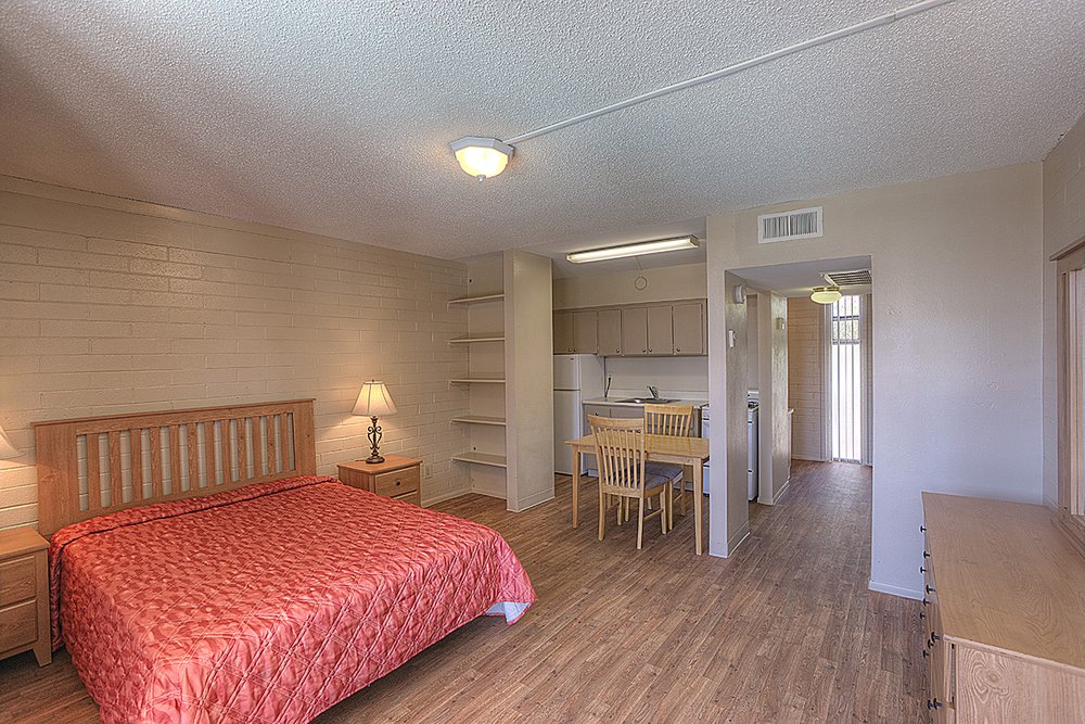 WARREN HOUSE Updated September 2024 2420 N 24th St, Phoenix