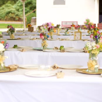 A Chapel On Swan's Trail - Tables set and ready to go under the tent - Wedding Chapels Near Me - Snohomish, Washington A Chapel On Swan's Trail - Tables set and ready to go under the tent - Wedding Chapels Near Me - Snohomish, Washington