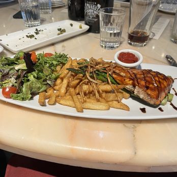 Glacier BrewHouse - Bbq Atlantic salmon - American Near Me - Anchorage, Alaska